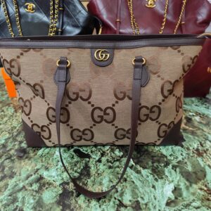 Bolsos GG, calidad superior, shopper estampado G grandes. Viene con su pañuelo.