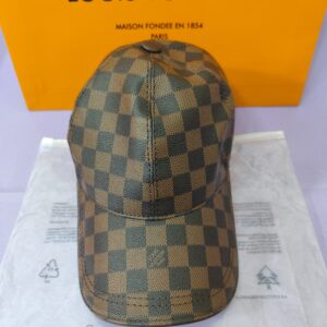 Gorra LV, calidad superior, piel cuadritos marrón.
