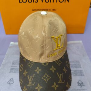Gorra LV, calidad superior, beige con visera en piel marrón.